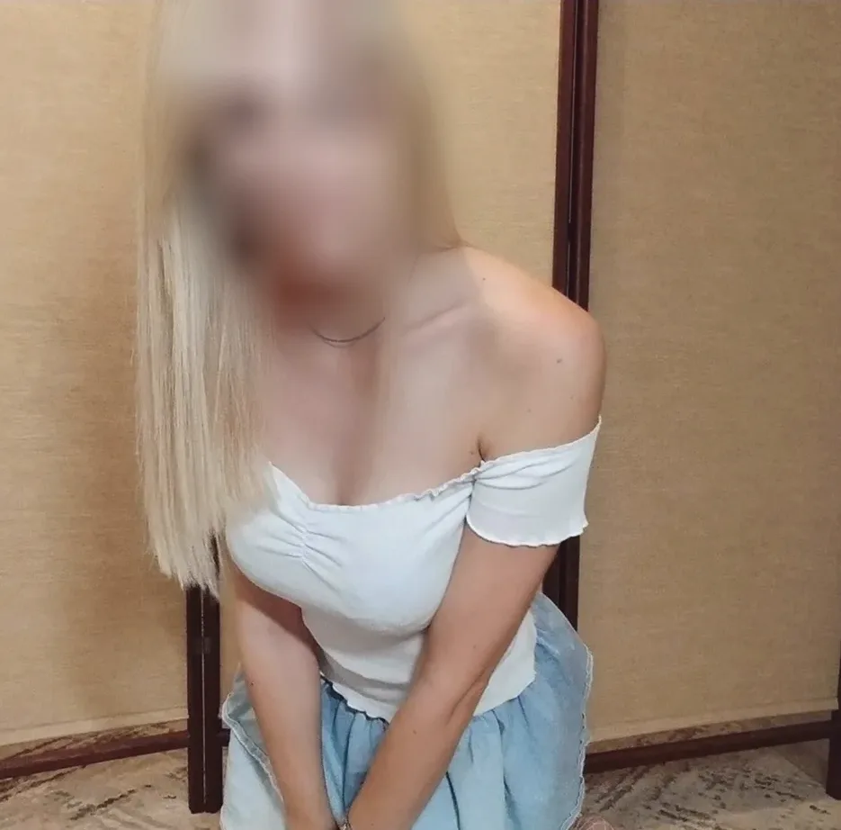 Claudia, 26