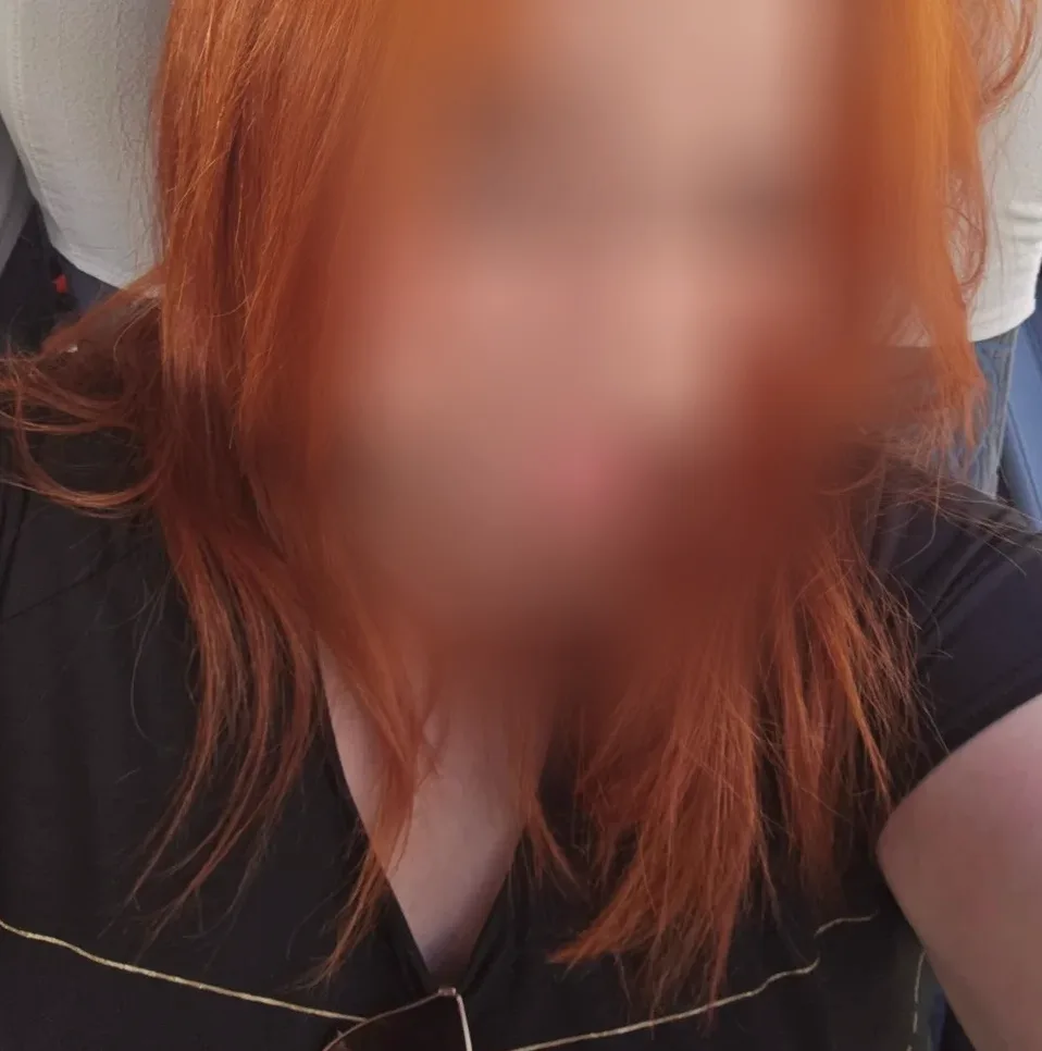 Daniela, 25