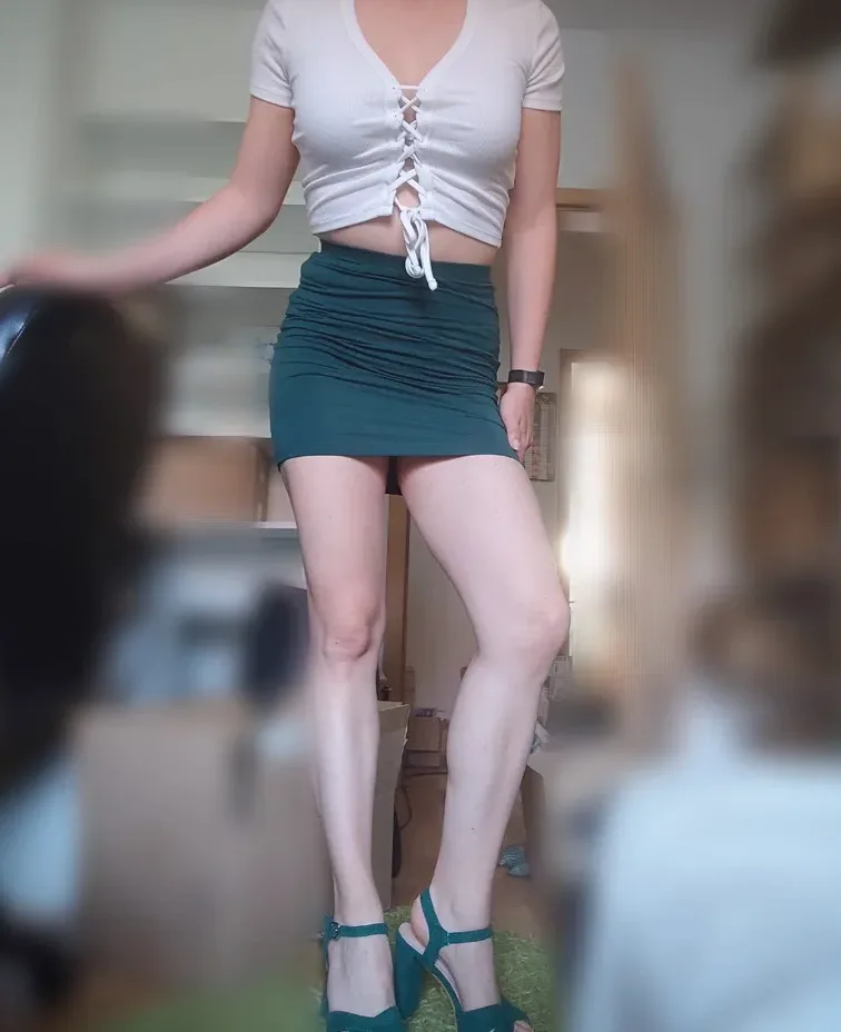 Fiona, 28