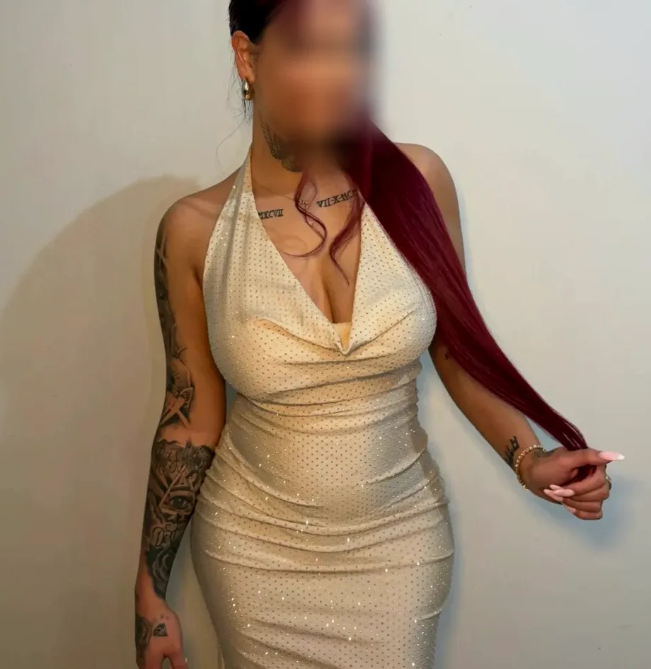 Laura, 22