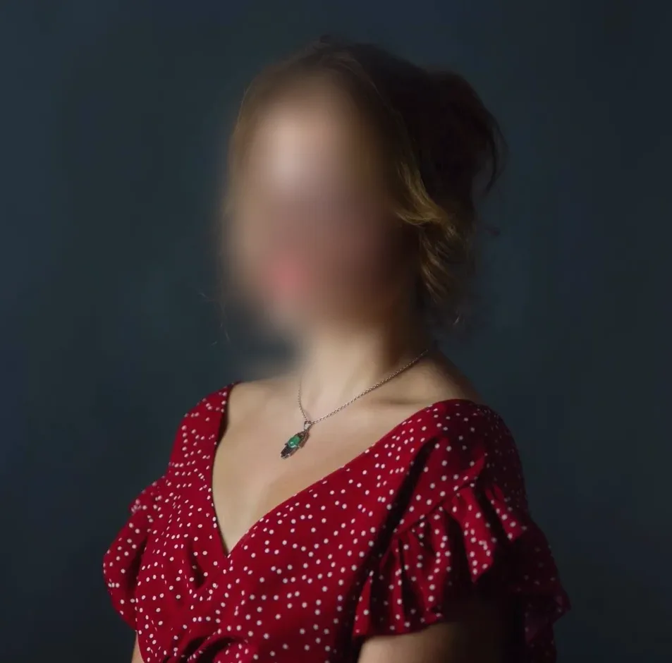 Maja, 25